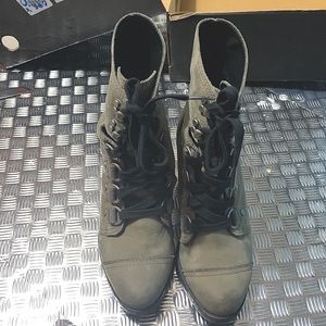 Sorel suede grey lace-up wedge boots!